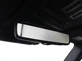 Land Rover Defender thumbnail 14