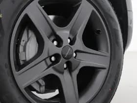 Land Rover Defender thumbnail 18