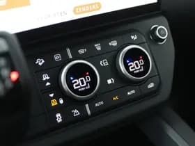 Land Rover Defender thumbnail 32