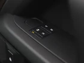 Land Rover Defender thumbnail 42