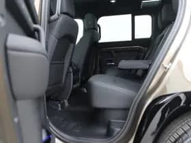 Land Rover Defender thumbnail 43
