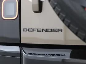Land Rover Defender thumbnail 49