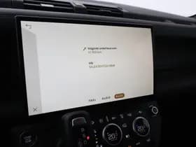 Land Rover Defender thumbnail 28