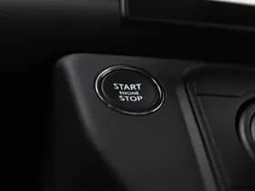 Land Rover Defender thumbnail 33