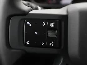 Land Rover Defender thumbnail 34