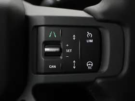 Land Rover Defender thumbnail 35