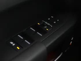 Land Rover Defender thumbnail 38