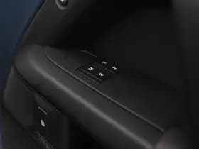 Land Rover Defender thumbnail 41