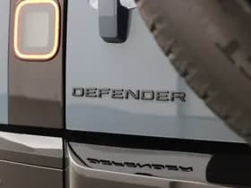 Land Rover Defender thumbnail 49