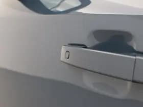 Land Rover Defender thumbnail 50