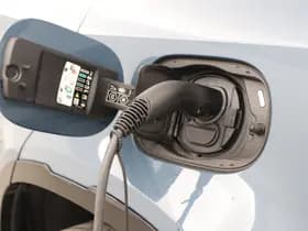 Land Rover Defender thumbnail 51