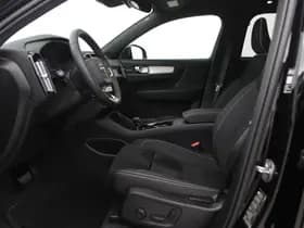 Volvo XC40 thumbnail 3