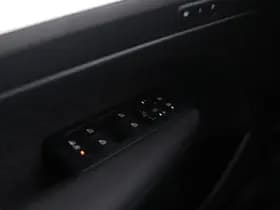 Volvo XC40 thumbnail 40