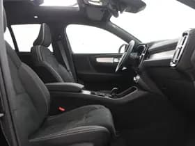 Volvo XC40 thumbnail 5