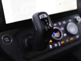 Land Rover Defender thumbnail 33