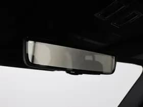 Land Rover Defender thumbnail 36