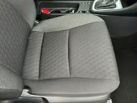 Toyota Yaris 1.5 Hybrid Dynamic Carplay / Camera / Stoel verw. thumbnail 14