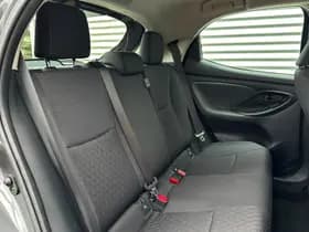 Toyota Yaris 1.5 Hybrid Dynamic Carplay / Camera / Stoel verw. thumbnail 17