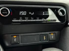 Toyota Yaris 1.5 Hybrid Dynamic Carplay / Camera / Stoel verw. thumbnail 20