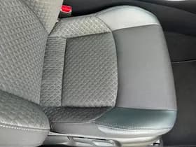 Toyota C-HR 1.8 Hybrid Bi-Tone Winter- +Safety-pakket thumbnail 15