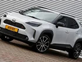Toyota Yaris Cross 1.5 Hybrid GR Sport Ceramic Gray Metallic thumbnail 11