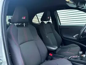 Toyota Yaris Cross 1.5 Hybrid GR Sport Ceramic Gray Metallic thumbnail 9