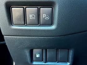 Toyota C-HR 1.8 Hybrid Style Bi-Tone Carplay / Safety Pakket / Navi thumbnail 24