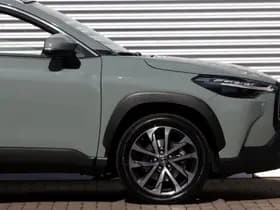 Toyota Corolla Cross Hybrid 200 Advent. / Pano / 4X4 thumbnail 8