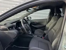 Toyota Corolla Touring Sports 2.0 Hybrid Team thumbnail 5