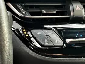 Toyota C-HR 2.0 Hybrid Dynamic Carplay thumbnail 23