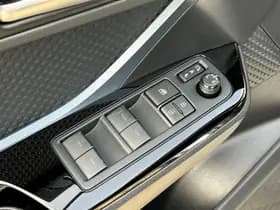 Toyota C-HR 2.0 Hybrid Dynamic Carplay thumbnail 25