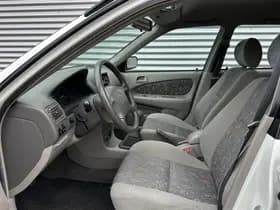 Toyota Corolla thumbnail 5