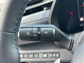 Lexus LBX thumbnail 22