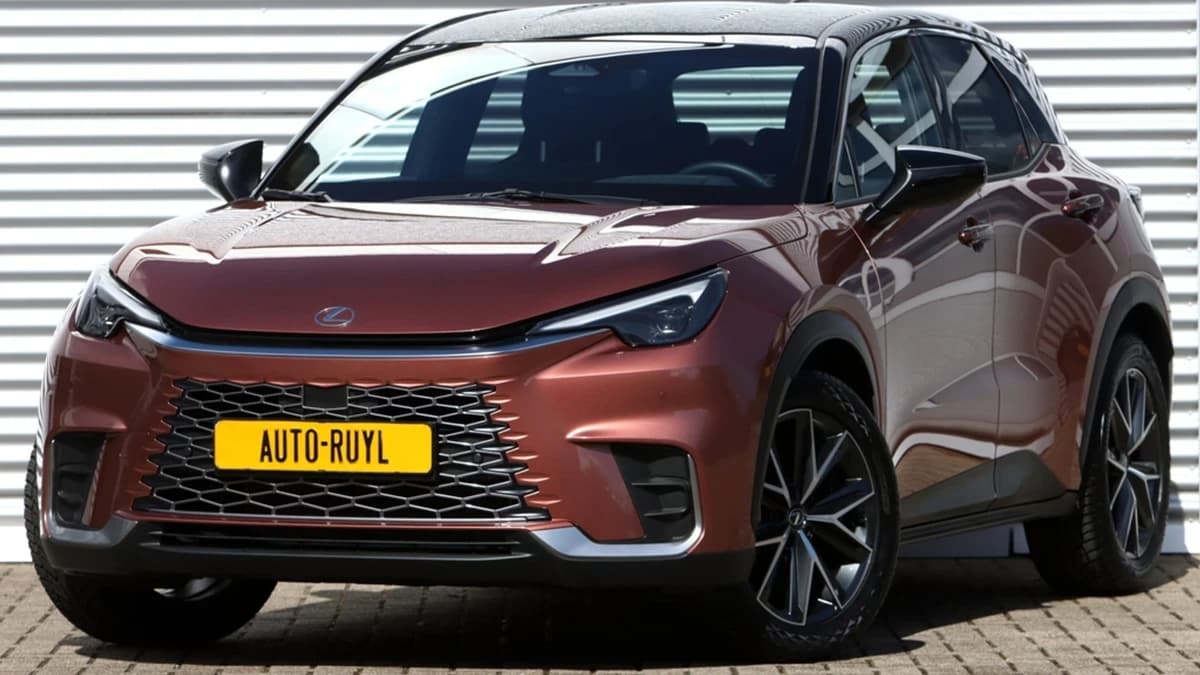 Lexus LBX Cool 2WD 3.955 Km! — foto 1