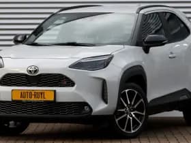 Toyota Yaris Cross 1.5 Hybrid GR Sport Ceramic Gray Metallic