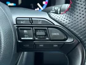 Toyota Yaris Cross 1.5 Hybrid GR Sport Ceramic Gray Metallic thumbnail 14