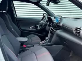 Toyota Yaris Cross 1.5 Hybrid GR Sport Ceramic Gray Metallic thumbnail 4