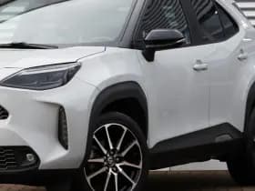 Toyota Yaris Cross 1.5 Hybrid GR Sport Ceramic Gray Metallic thumbnail 6