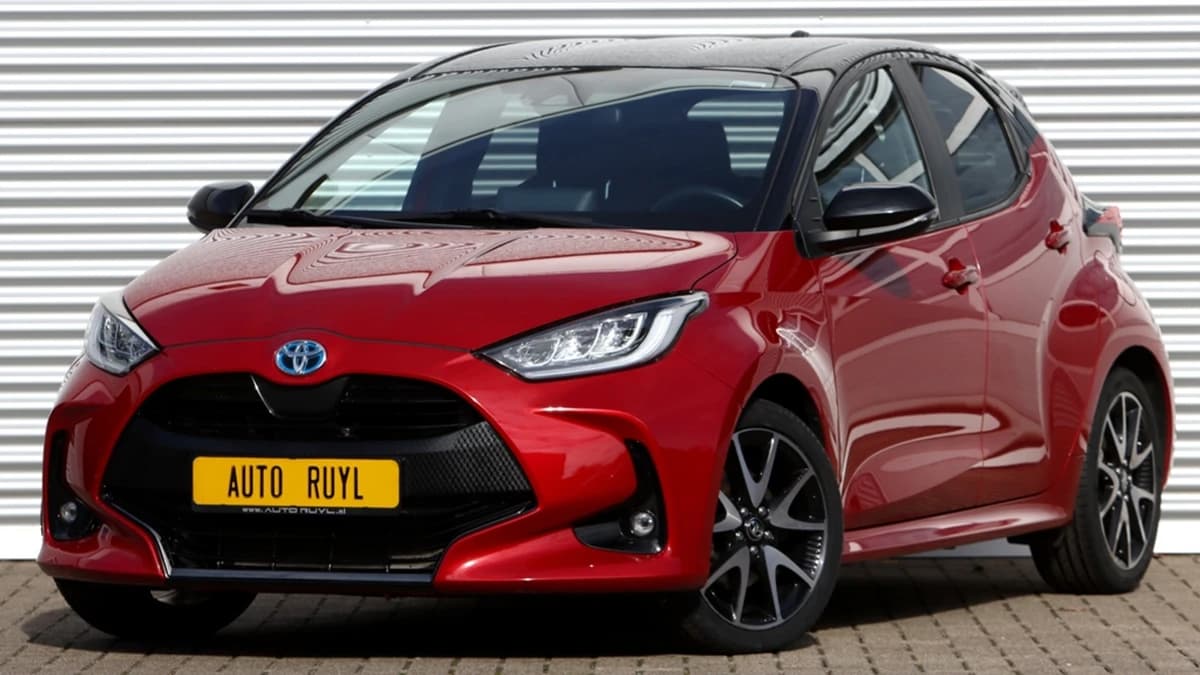 Toyota Yaris 1.5 Hybrid Executive Bi-Tone — foto 1