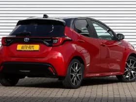 Toyota Yaris 1.5 Hybrid Executive Bi-Tone thumbnail 2