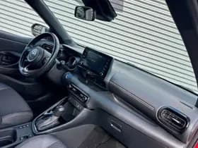 Toyota Yaris 1.5 Hybrid Executive Bi-Tone thumbnail 13