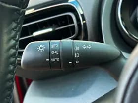 Toyota Yaris 1.5 Hybrid Executive Bi-Tone thumbnail 21