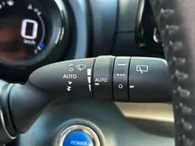 Toyota Yaris 1.5 Hybrid Executive Bi-Tone thumbnail 22