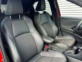 Toyota Yaris 1.5 Hybrid Executive Bi-Tone thumbnail 4