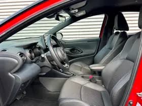 Toyota Yaris 1.5 Hybrid Executive Bi-Tone thumbnail 5