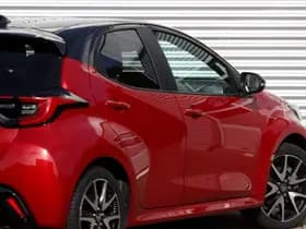Toyota Yaris 1.5 Hybrid Executive Bi-Tone thumbnail 7