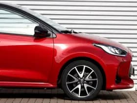 Toyota Yaris 1.5 Hybrid Executive Bi-Tone thumbnail 8