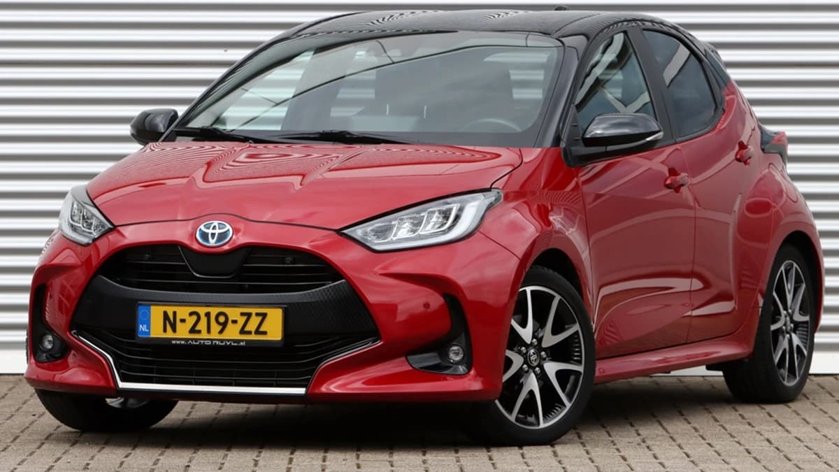 Toyota Yaris 1.5 Hybrid Executive Bi-Tone — foto 1