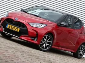 Toyota Yaris 1.5 Hybrid Executive Bi-Tone thumbnail 11