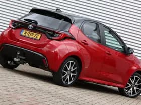 Toyota Yaris 1.5 Hybrid Executive Bi-Tone thumbnail 12